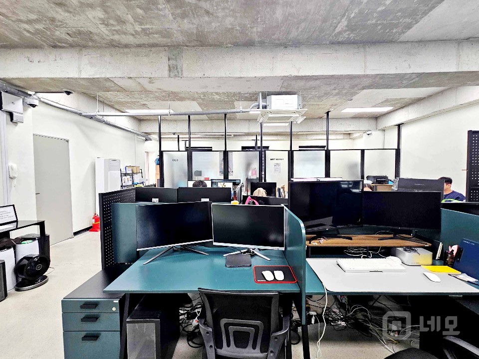 I세븐I 합정역 트렌디한 인테리어 40평대 사무실 매물의 4번째 사진