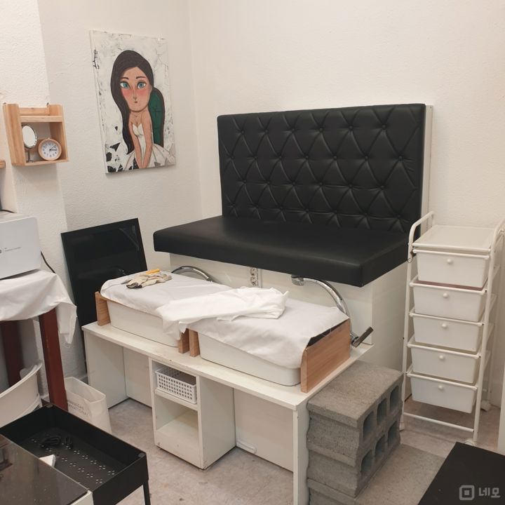 청진동 깔끔한 인테리어 및 시설 네일샵 매물의 3번째 사진