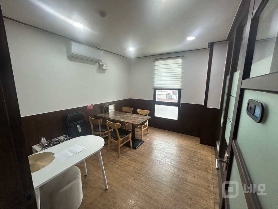 초역세권과 테라스가 있는 깔끔한 건물 6층 매물의 8번째 사진