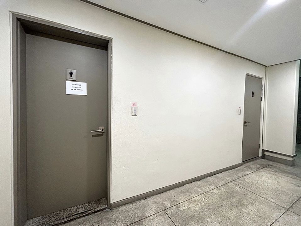 역삼역 도보 5분, 깔끔한 인테리어 사무실, 무료주차1대, 채광 매물의 6번째 사진
