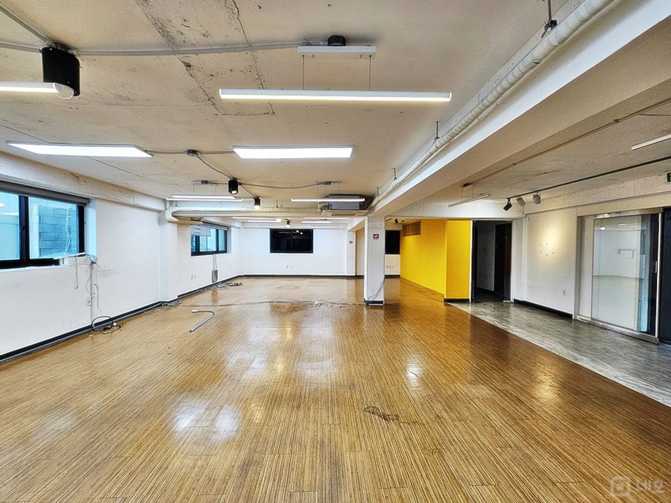JS 상수역 도보3분!!! 컨디션 깔끔한 통임대 사무실 상가 매물의 8번째 사진
