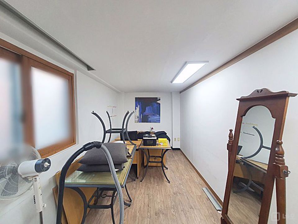 ♣ 합정역 도보5분 36평! 위치좋고 내부깔끔한 가성비 최고사무실!! 매물의 10번째 사진