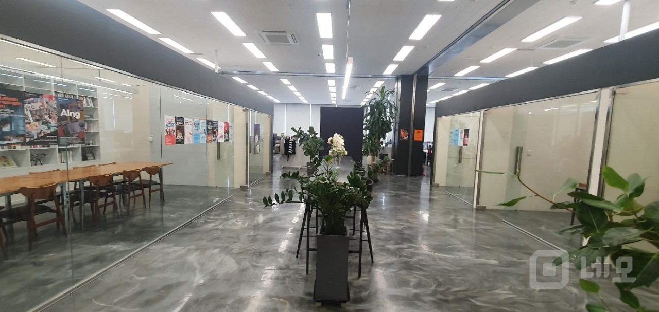 🦋실 179평. 한개층 단독사용. 인테리어 최상급🦋 매물의 16번째 사진