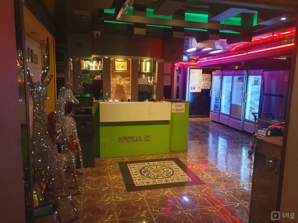 화곡동 까치산역 복개천 먹자골목 초입 노래방 매매 매물의 5번째 사진