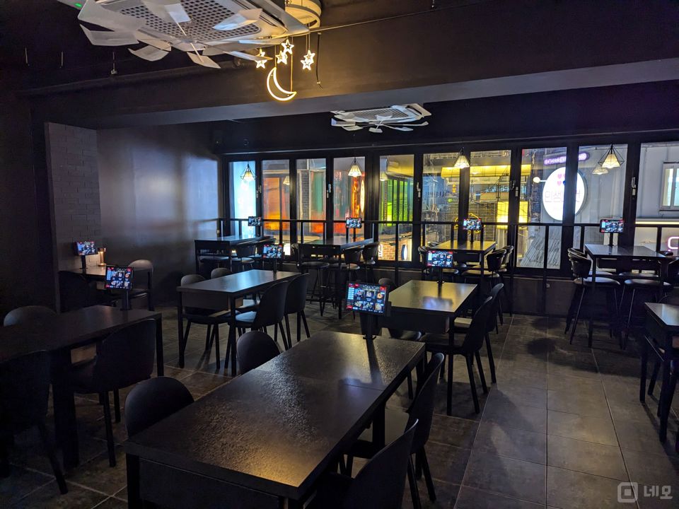 화양동 건대입구역 역세권, 깔끔한 인테리어, 시설 완비된 실내포차 매물의 2번째 사진