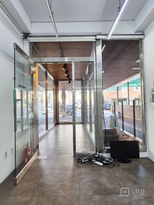 신축급 외관 편리한 1층 사무실 깔끔한 내부 공간 매물의 5번째 사진