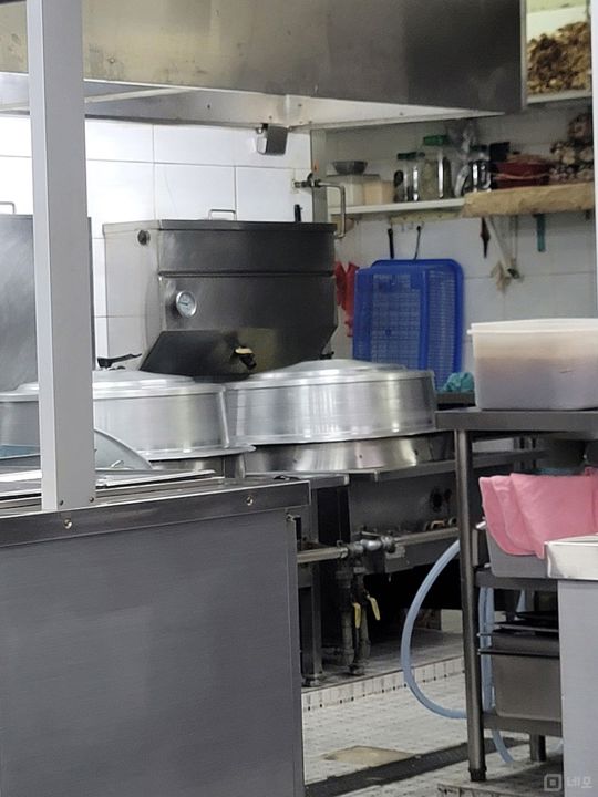 대흥역 5분 대로변 단골 주민분들의 수요가 많은 1층 한식당 매물의 3번째 사진