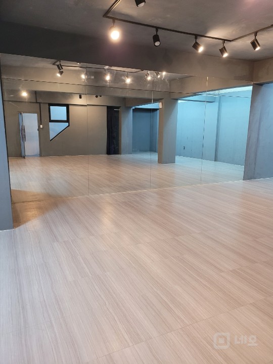 댄스연습실,  뮤지컬 연습실, 공방, 다용도 지하점포 매물의 1번째 사진