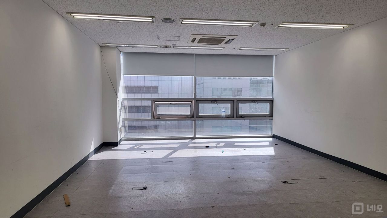 이보다 더 저렴할 수는 없다, 실면적 9평, 중앙냉난방기사무실  매물의 1번째 사진