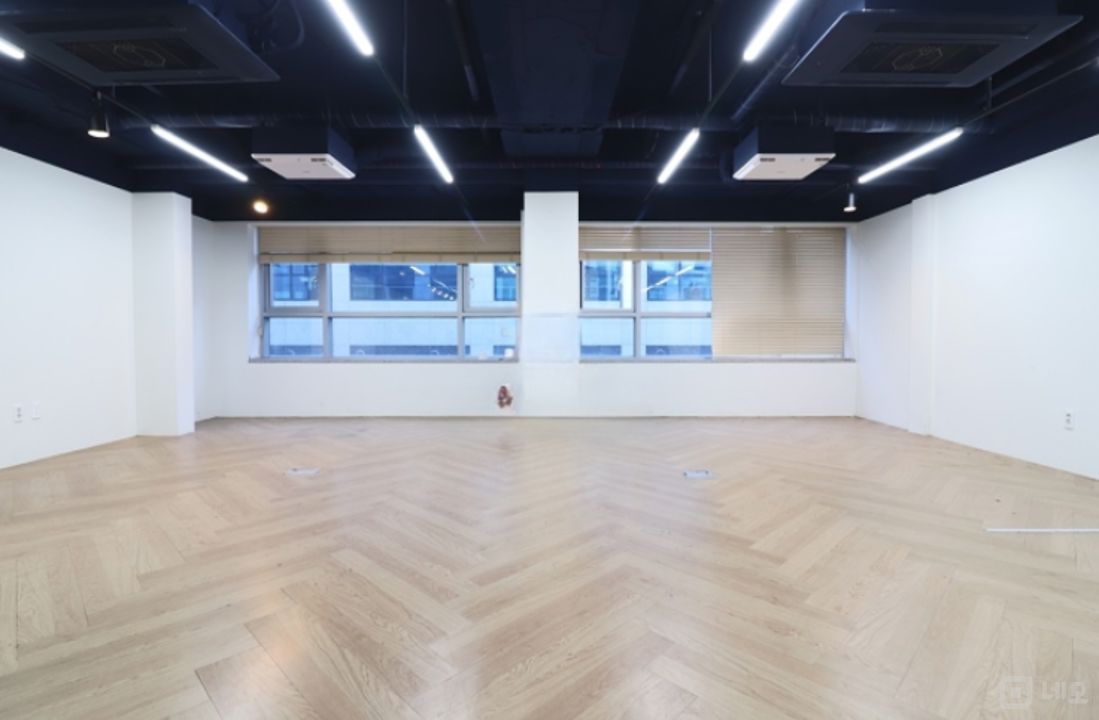 인테리어 인수비용 0원 정사각형 중형 이쁜 사무실 매물의 6번째 사진
