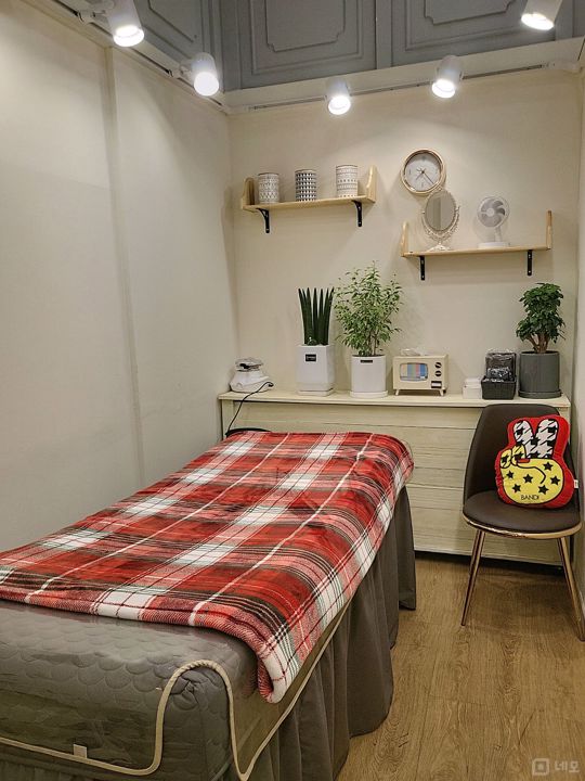 권선구 금곡동 번화가 메인상권에 위치한 1층 네일샵 임대 매물의 3번째 사진