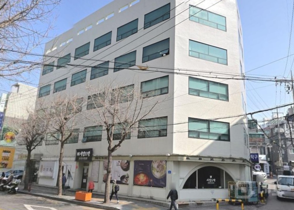 💼 합리적 비용! 마포역 초역세권 11평 사무실 매물의 1번째 사진