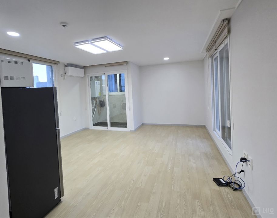 역세권 신축 편안하고 작은 사무실(테라스 있음) 매물의 1번째 사진
