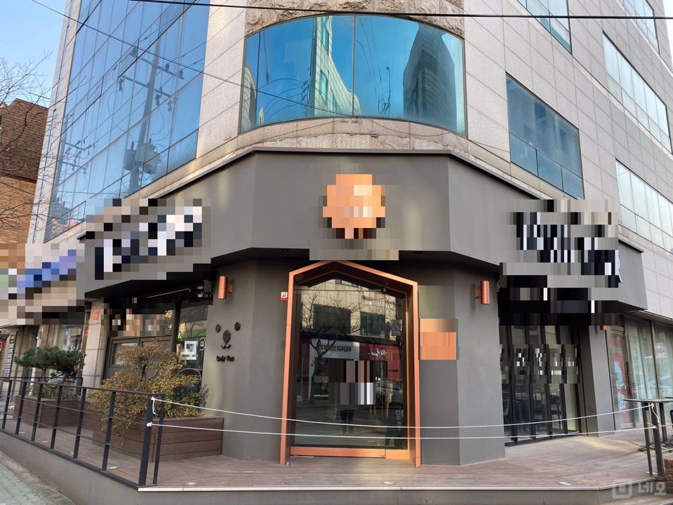 홍대 거리 내에 위치한 점포 매물의 5번째 사진