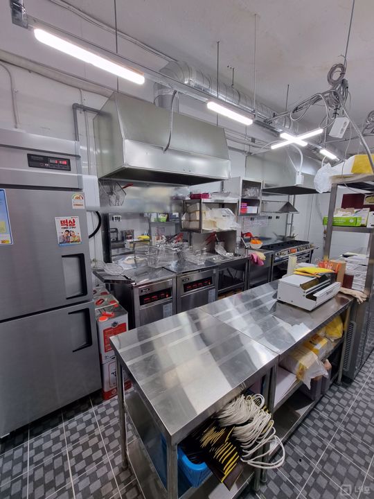 서초역 역세권, 주방 시설 완비된 떡볶이 전문점 매물의 3번째 사진