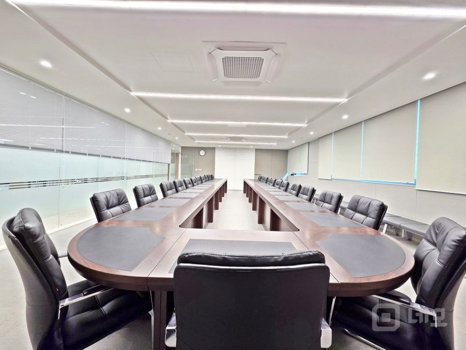 🟧 비현실적인 금액 강남 대로변 대형 오피스가 이 가격에?? 매물의 9번째 사진