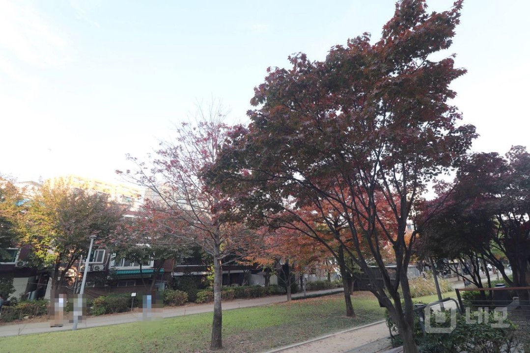 경의선책거리가 보이는 공방추천 소형 사무실 작업실 매물의 11번째 사진