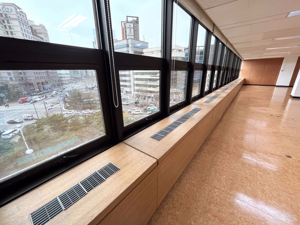 장안동 장한평역 바로 앞 가시성 아주 좋은 대로변 사무실 매물의 8번째 사진