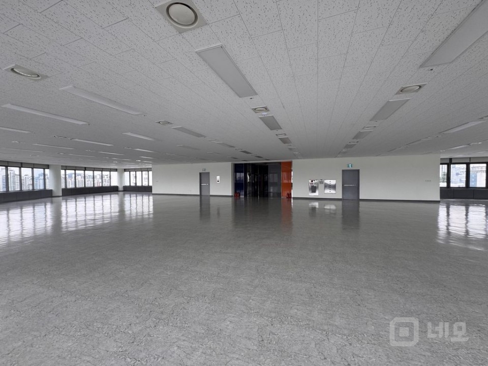 한강뷰 가성비 최고의 사무실 최고층 주차편리 강변북로 앞 매물의 7번째 사진