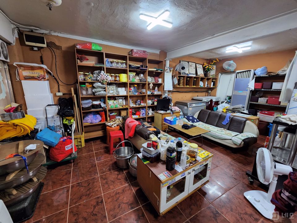 신정제일시장에 위치한 신정동 점포 매물의 2번째 사진