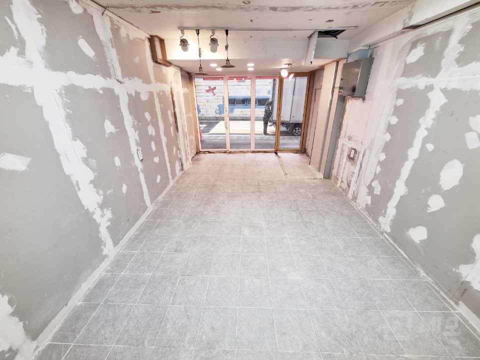 무권리 유동인구많은 1층점포 매물의 1번째 사진