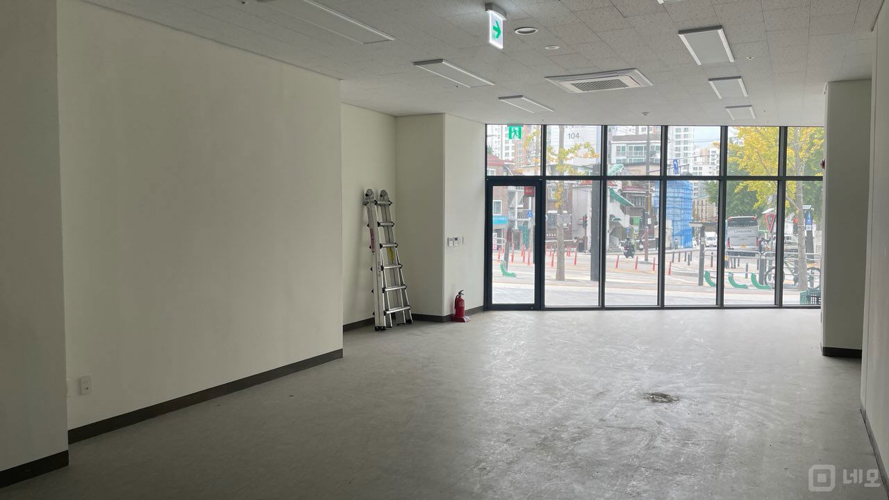 아파트 단지내 권리금 없는 점포. 빠른 입점 가능. 매물의 2번째 사진