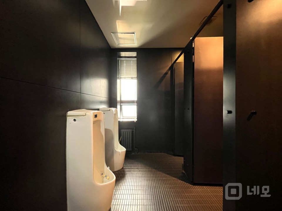 한남오거리 대로변, 최상의 입지, 대형 사무실, 주차 3대 매물의 9번째 사진