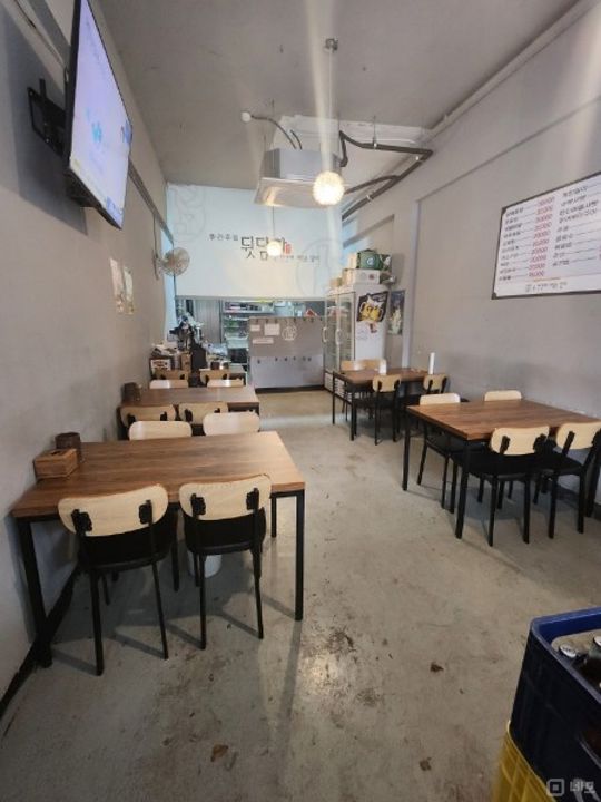 토당동 주거 밀집지역 이면도로 코너자리 1층 실내포차 매물의 1번째 사진