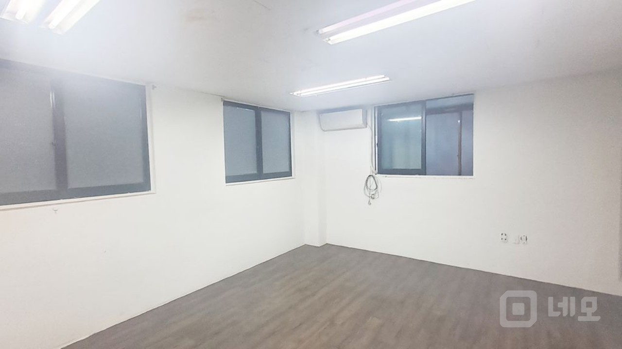 🏢 [노고산동 2층] 합리적인 소형 사무실💼 매물의 1번째 사진