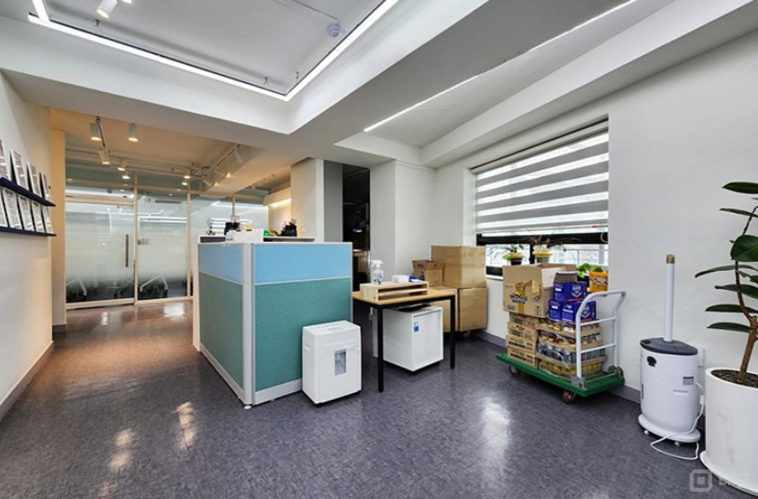 언주역 도보 1분거리 A급 무상 화이트톤인테리어 , 테라스까지 매물의 3번째 사진