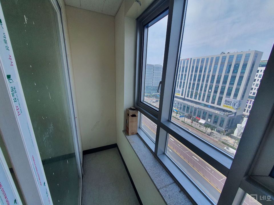 고층 북동향 코너 전망 끝내주는 사무실!! 매물의 6번째 사진