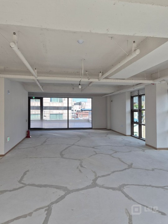 신축첫입주.대형사무실.즉시입주 매물의 7번째 사진