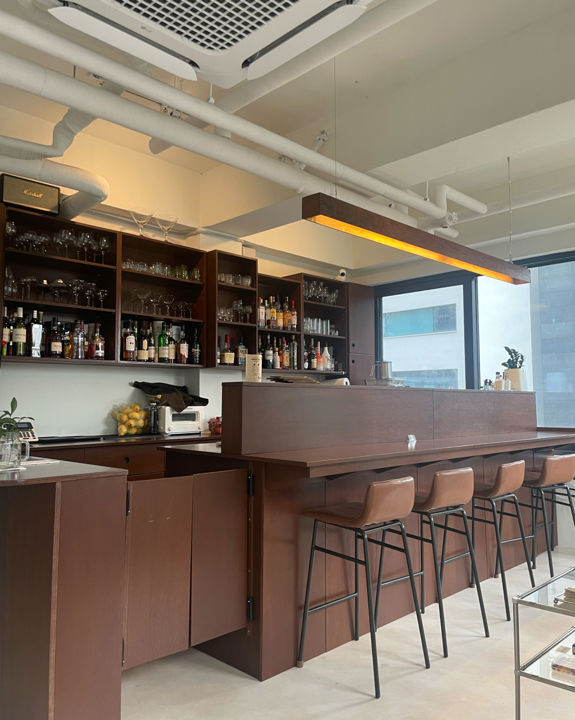 성수동 뚝섬역 역세권, 입소문 듣고 찾아오는 바 매물의 3번째 사진