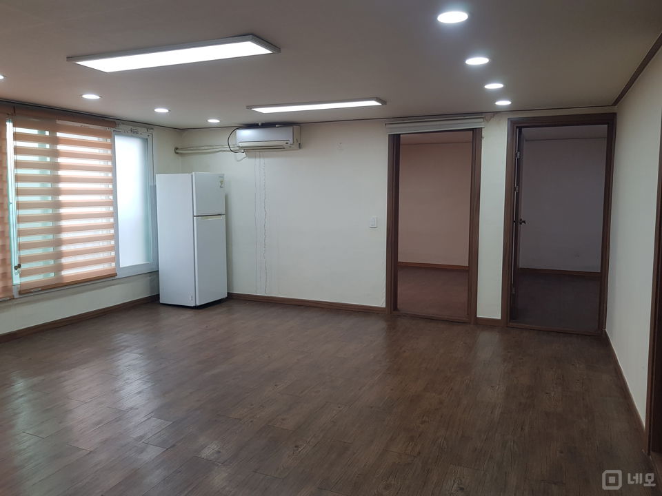 평수대비월세파격저렴내부화장실냉난방기싱크대냉장고옵션보안완벽 개인사무실 추천 매물의 3번째 사진