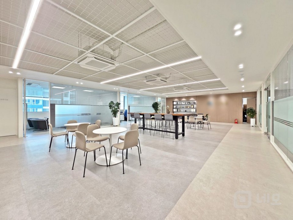 🟧 비현실적인 금액 강남 대로변 대형 오피스가 이 가격에?? 매물의 11번째 사진