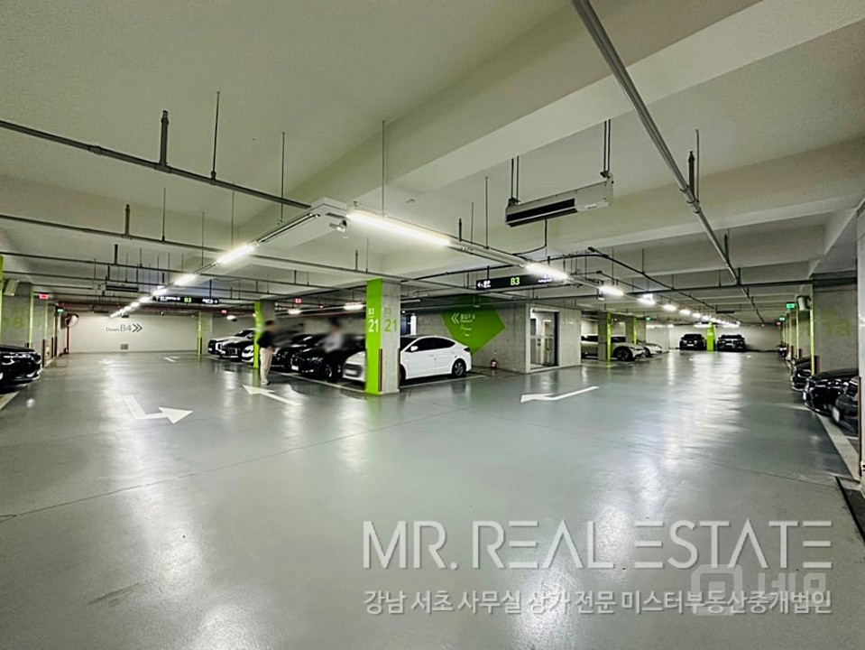 실사진 서초역1분 S급외부내부 자주식주차12대 랜드마크건물 매물의 21번째 사진