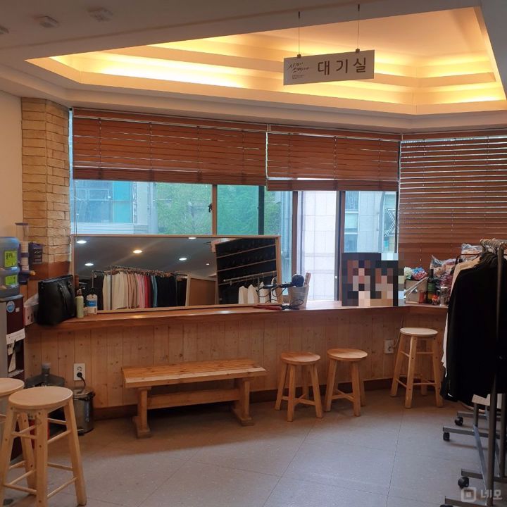 홍대입구역 역세권에 위치한 점포 매물의 3번째 사진