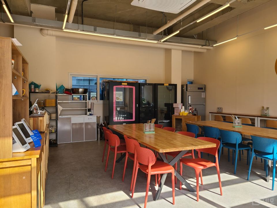 성산동 대로변에 위치한 음식점 매물의 1번째 사진