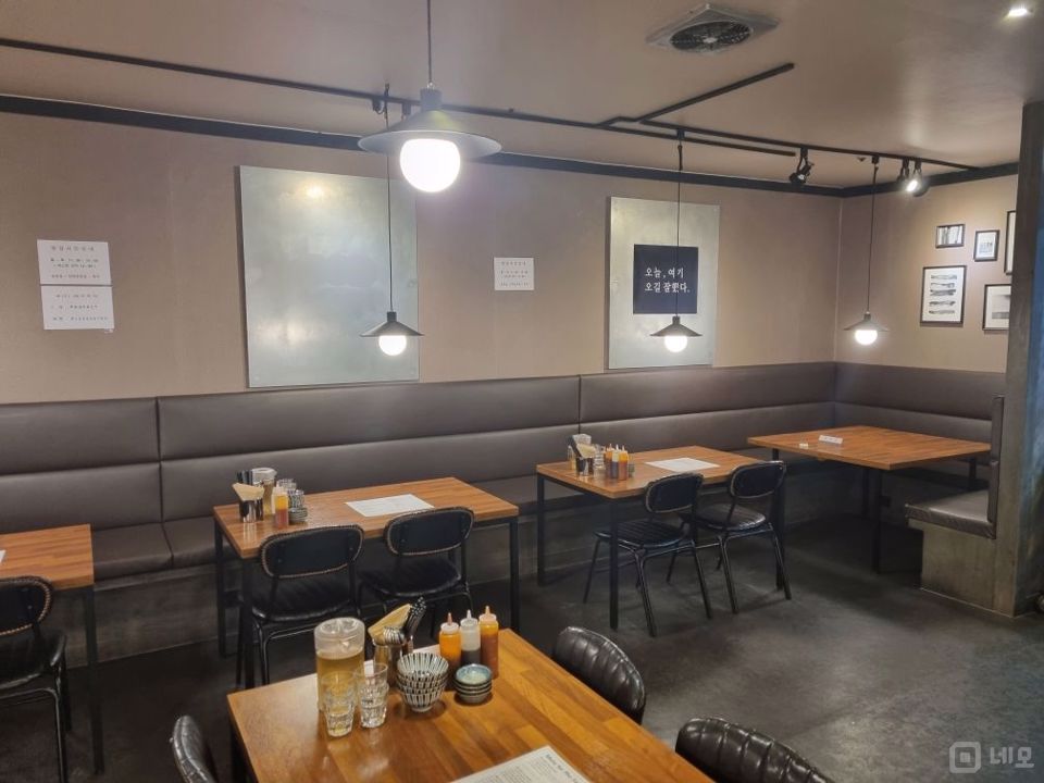 오피스 상권, 수요도 많은 원시동 매장 매물의 1번째 사진