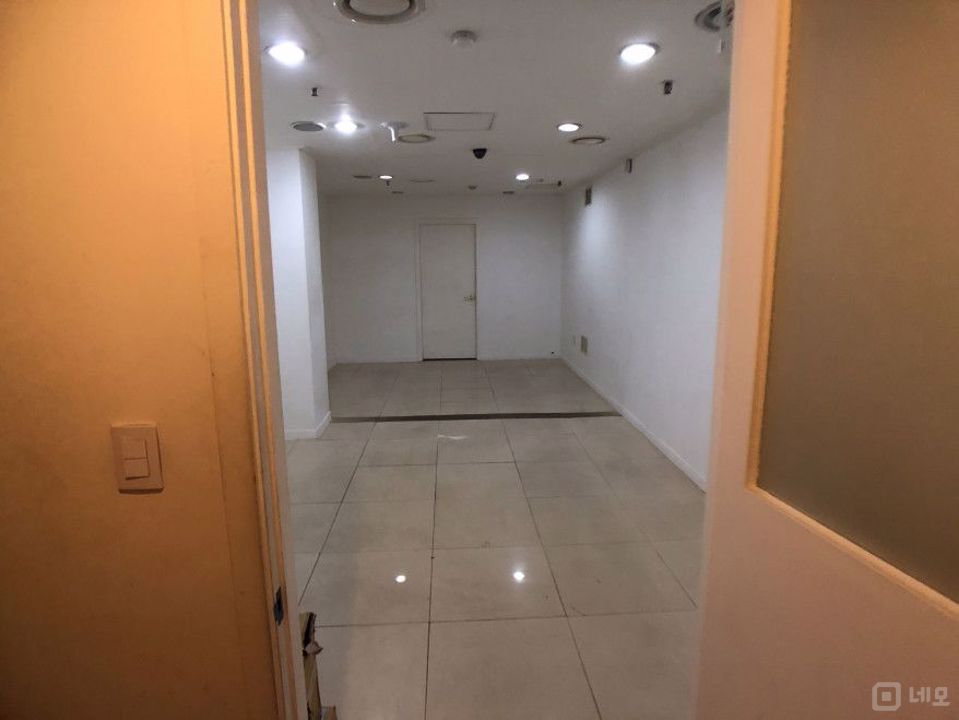 ★압구정로데오역 도보 5분거리 역세권 쾌적하고 깔끔한 사무실 임대★ 매물의 7번째 사진