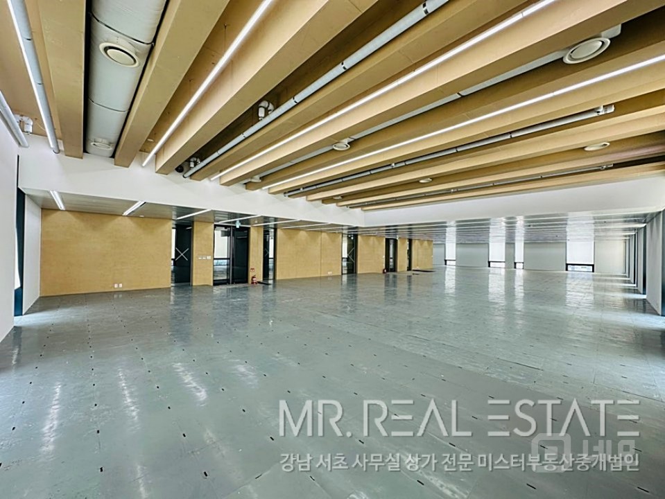 실사진 서초역1분 S급외부내부 자주식주차12대 랜드마크건물 매물의 6번째 사진