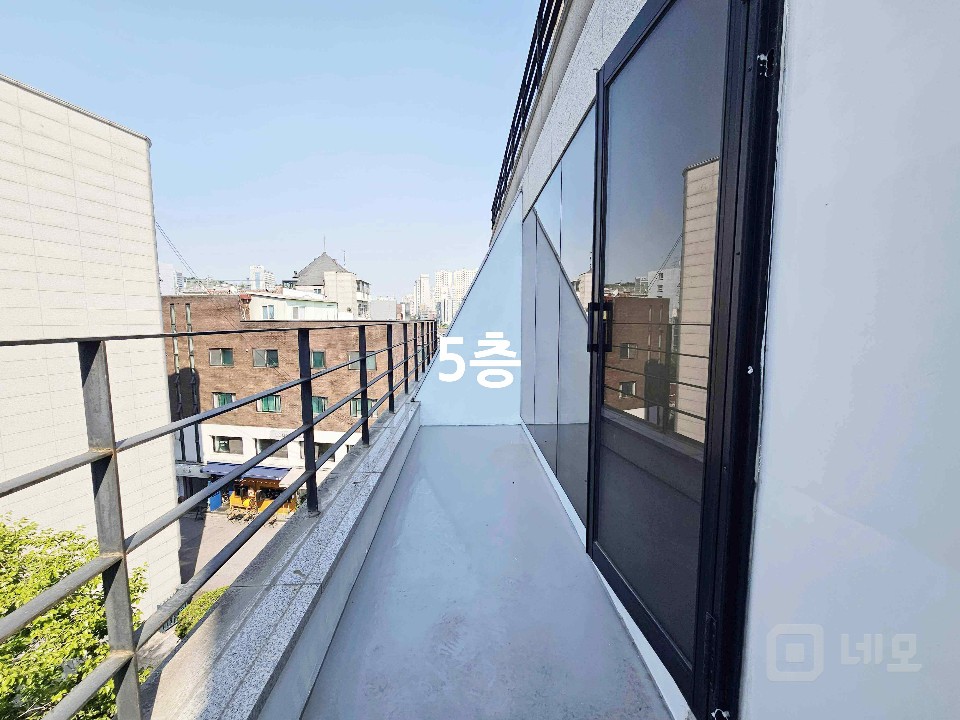 I세븐I 합정역 대로변 3개층 연층 111p 깔끔사무실 매물의 17번째 사진
