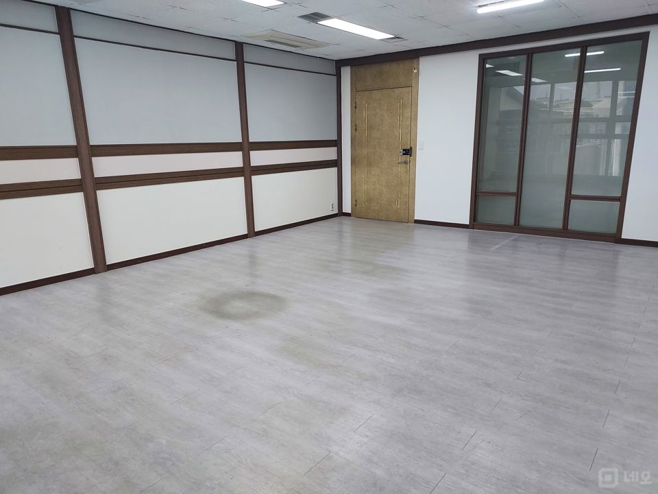장한평역교차로 인근에 위치한 역세권 7층 용답동 공실 매물의 4번째 사진