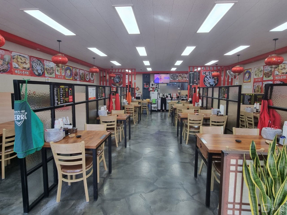 배후수요 풍부, 인테리어 완비, 안정적인 매출 나오는 성곡동 중식당 매물의 4번째 사진