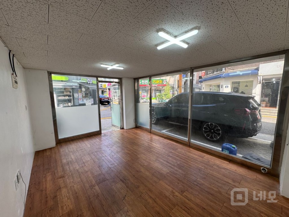 상봉역 도보5분이내 1층신축급무권리 코너상가 매물의 1번째 사진
