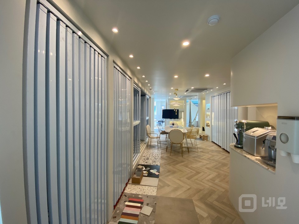 인테리어, 시설 완비 된 상가, 사무실, 3면 창으로 개방방 우수 매물의 10번째 사진