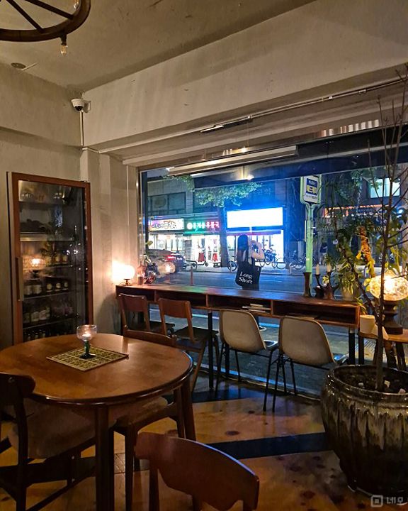 망원동 복합상권에 위치한 BAR 매물의 8번째 사진