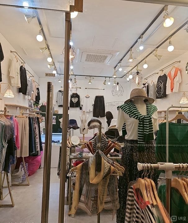 독산동 1,236 대단지 아파트내  유동인구 많은 옷가게 매물의 5번째 사진