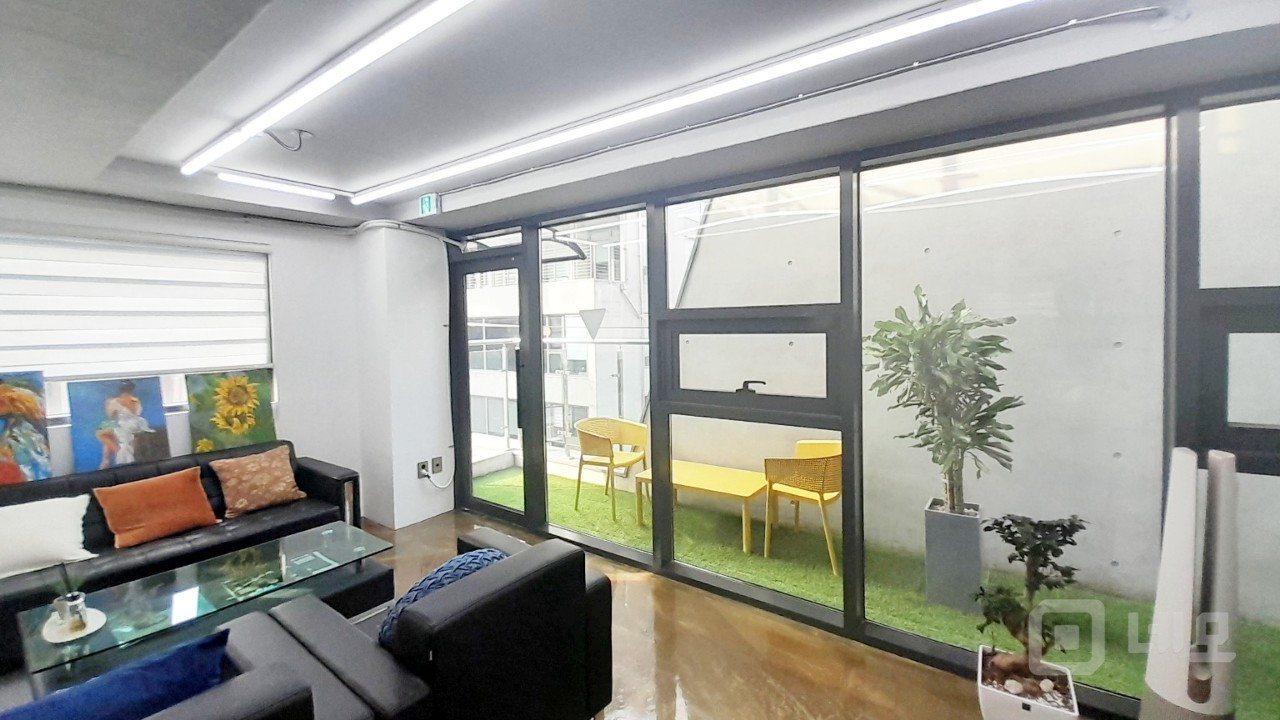 🏢 브랜드 시그니처에 걸맞는 단 하나의 건물 매물의 19번째 사진