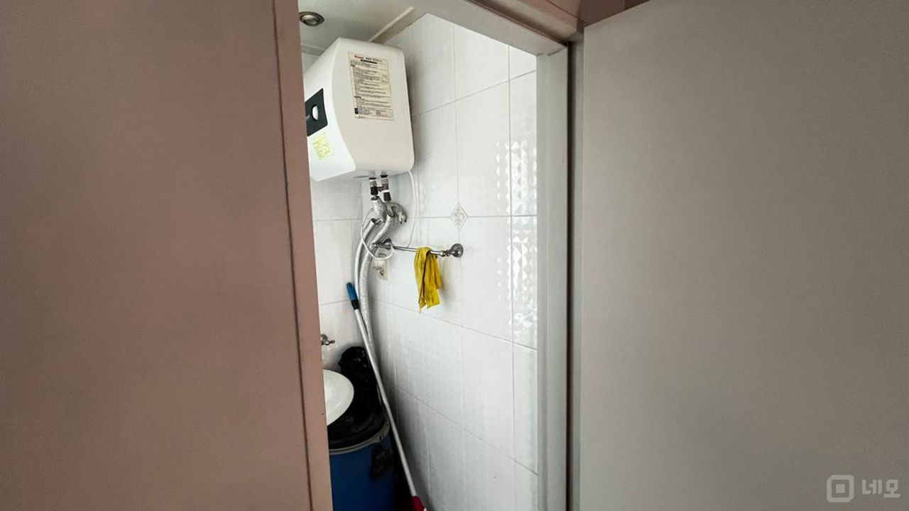 8차선 대로변 1층 상가 입니다. 광고효과 좋습니다. 매물의 18번째 사진